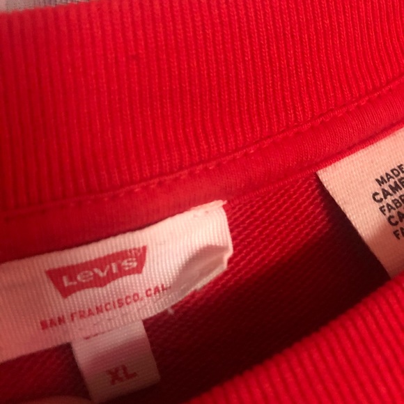 Red Cropped Levi’s Crewneck - Picture 3 of 4